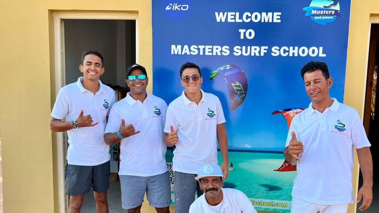 Equipo de entrenadores de la escuela de surf Hurghada & Windsurfing School Masters en Hurghada