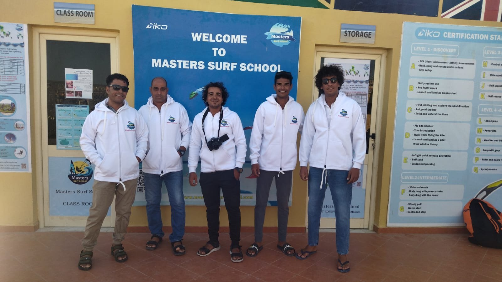 Escuela de Surf Masters en el equipo de Hurghada