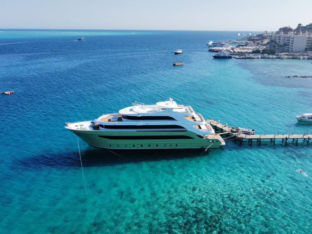 Yates Hurghada Cometa Safari