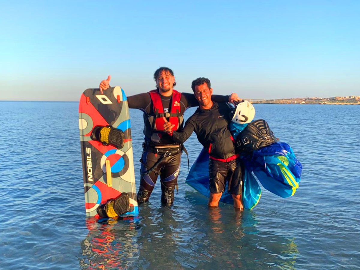 Lección de kitesurf en laguna poco profunda Hurghada