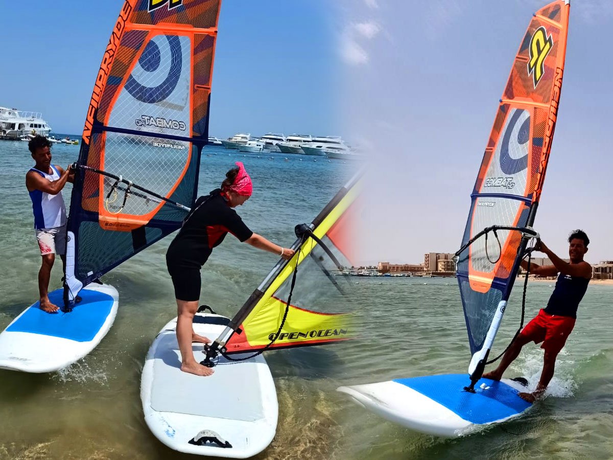 Windsurfer completamente planificando en los pies de las correas en el Mar Rojo