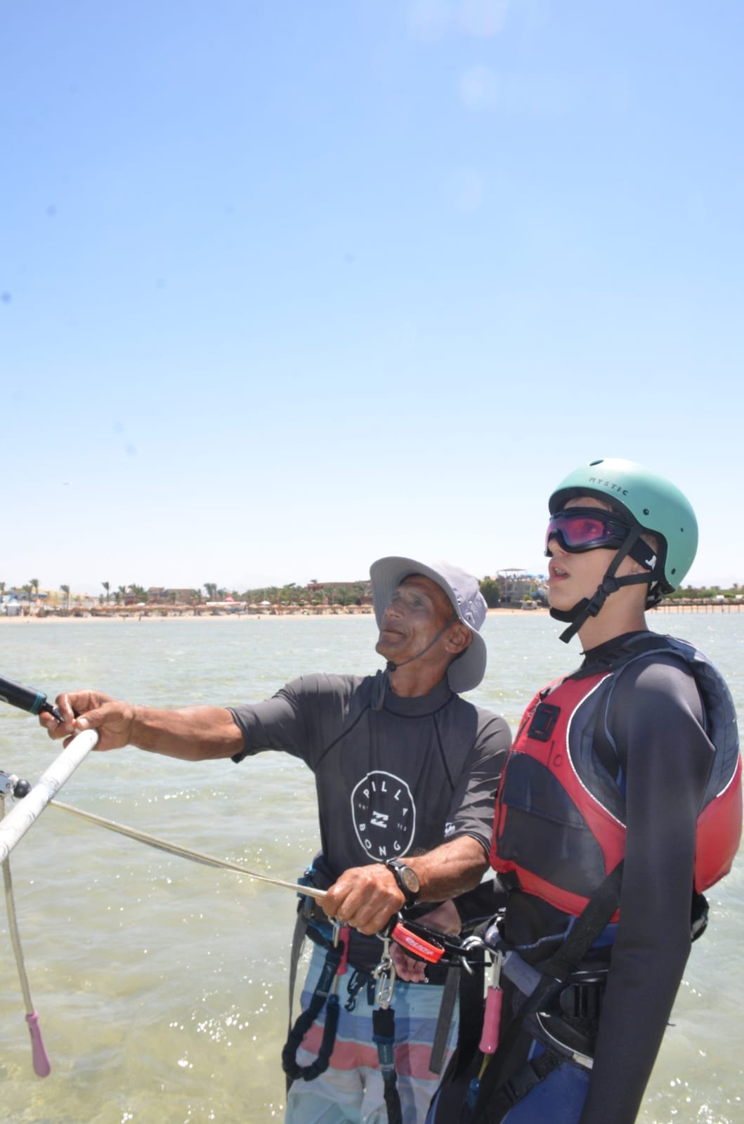 Beginner kitesurfing lesson Hurghada with instructor