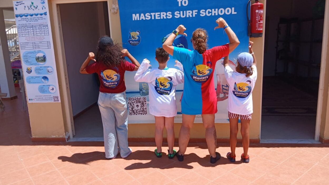Masters Surf School T-Shirt und Shorts Kitesurfing Geschenke Hurghada